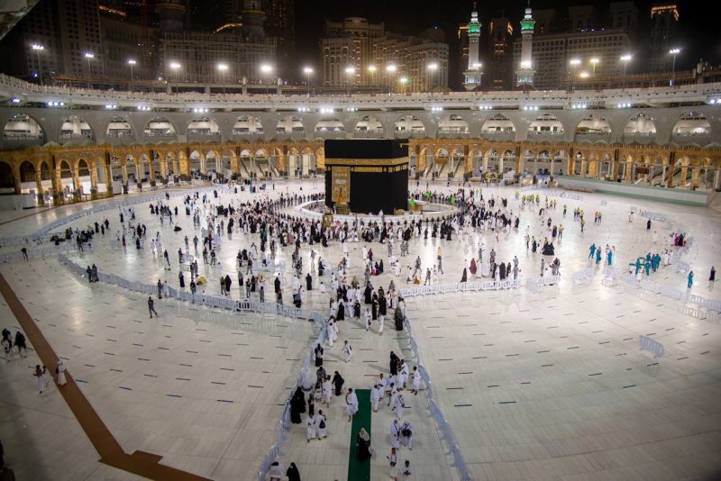 لقطات لـ الكعبة المشرفة خلال إزالة الحواجز المحيطة بها - المواطن