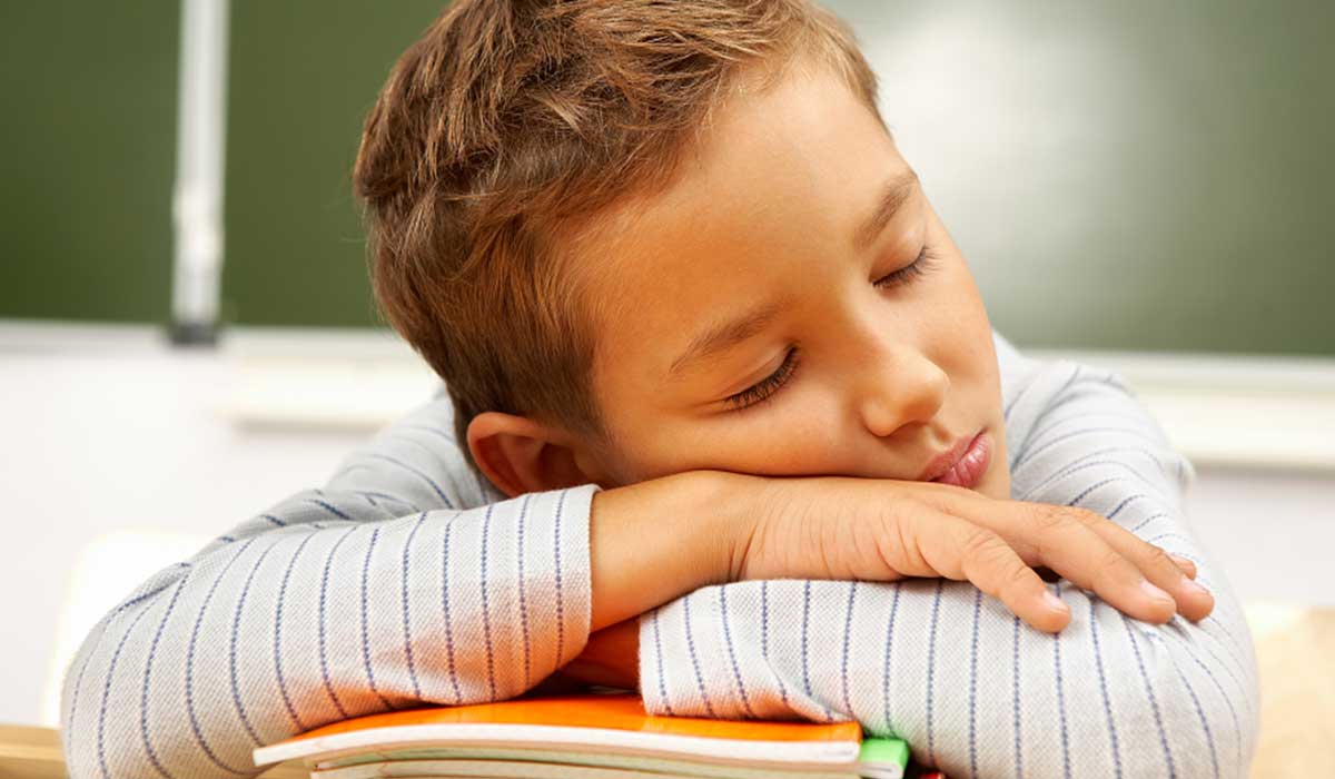 الصحة: 6 علامات لقلة النوم تؤثر على الأداء الدراسي