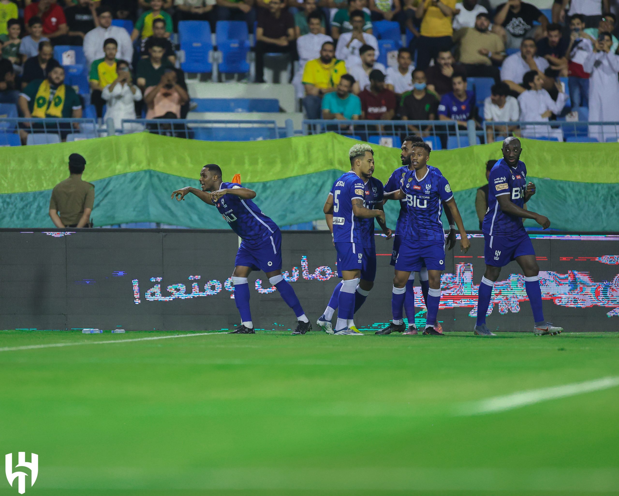 شاهد .. إيغالو يُحرز الهدف الأول لـ الهلال بشعاره الجديد