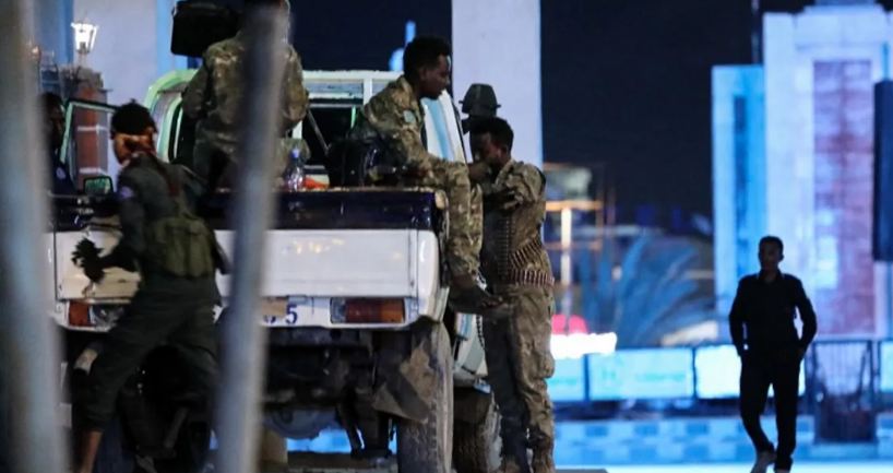 مقتل 8 أشخاص في هجوم حركة الشباب على فندق بالصومال