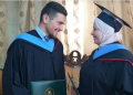 أردنية تحقق حلمها بالتخرج مع ابنها في يوم واحد - المواطن