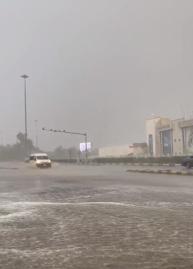 أمطار غزيرة مع صواعق في مكة المكرمة