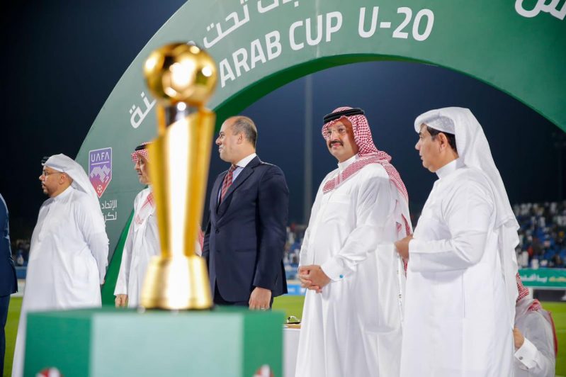 أمير منطقة عسير يتوج منتخب السعودية (1)