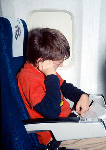 5 نصائح لتجنب آلام الأذن في الطائرة