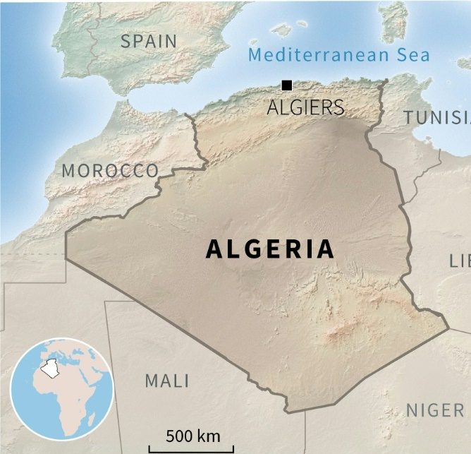 رويترز: ماكرون قد يجد صعوبة في استمالة قادة الجزائر