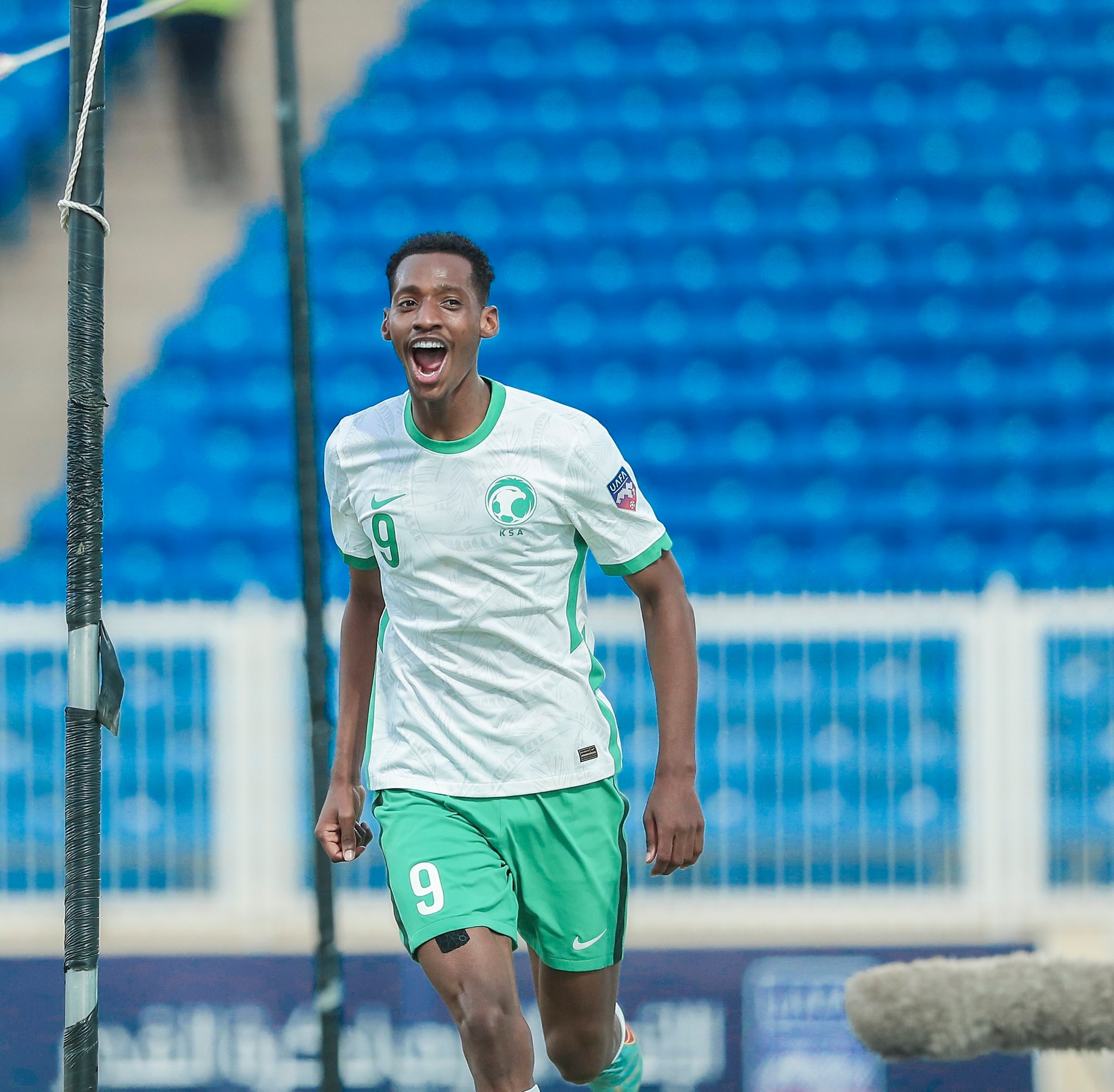 عبدالله رديف يثير قلق مهاجمي الهلال