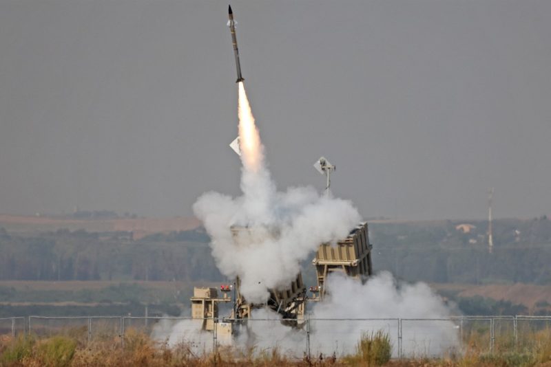  لحظة إطلاق عشرات الصواريخ لاستهداف مستوطنات الاحتلال