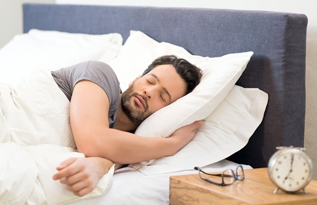 النوم أقل من 6 ساعات يسبب 5 أمراض خطيرة