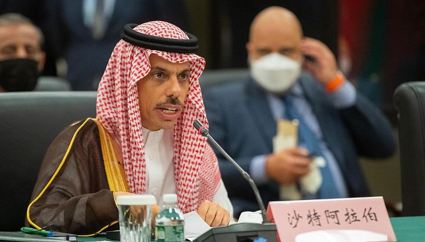 وزير الخارجية يرأس الجانب الخليجي في اجتماع الترويكا مع الصين