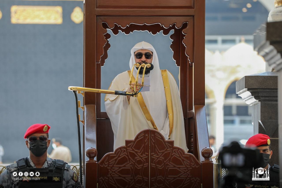 خطيب المسجد الحرام: العلم حياة القلوب وغذاء الأرواح