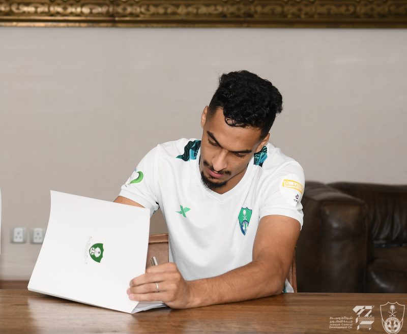 علي الأسمري لاعب الأهلي