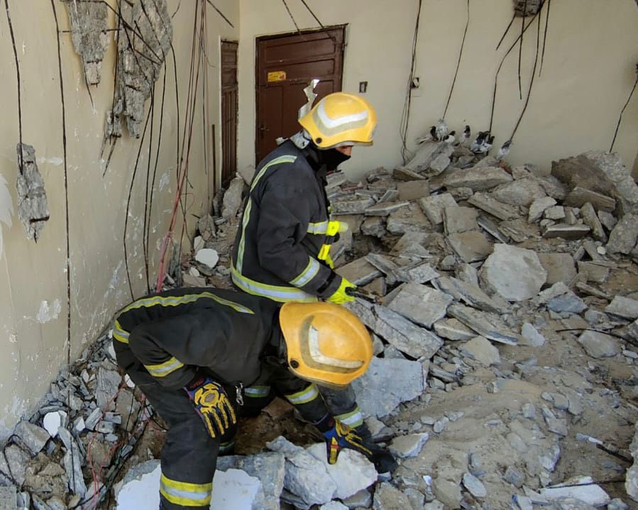 وفاة شخص انهار عليه سقف مبنى في القطيف