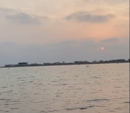 شاهد.. لقطات ساحرة لغروب الشمس بـ ينبع البحر