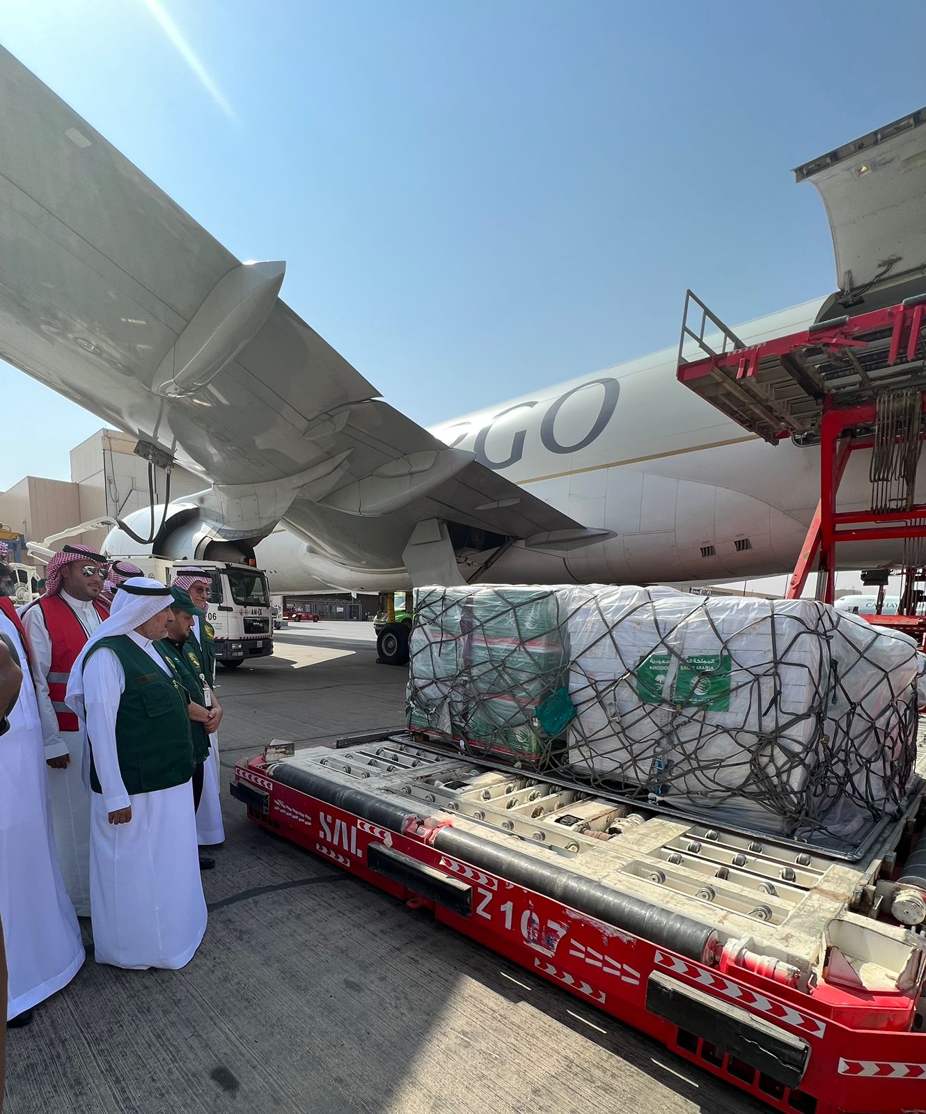 إنفاذًا لتوجيهات الملك سلمان.. تدشين الجسر الجوي السعودي لإغاثة متضرري الفيضانات في باكستان