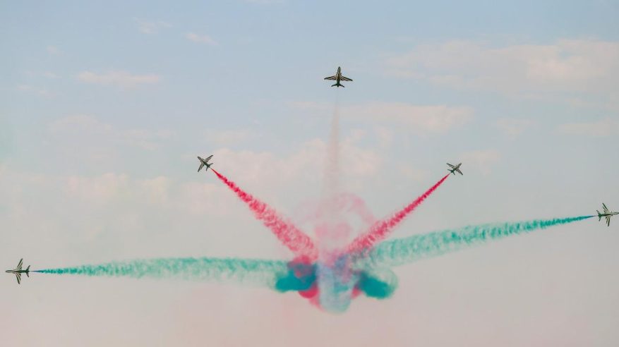 أكبر استعراض جوي احتفالًا باليوم الوطني
