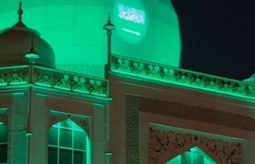 الرياض تكتسي بالأخضر احتفالًا باليوم الوطني