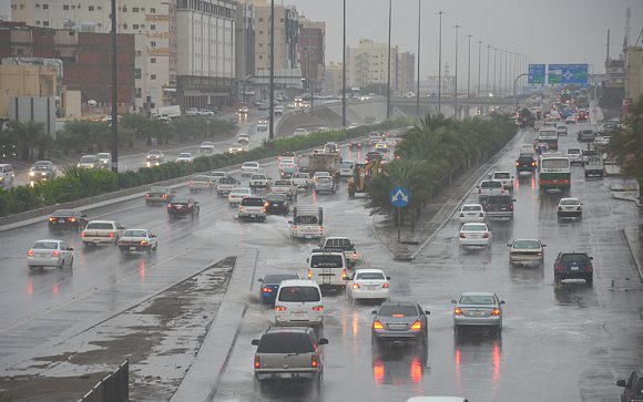 أمطار رعدية على عسير وأتربة على المدينة المنورة حتى الـ 9 مساءً