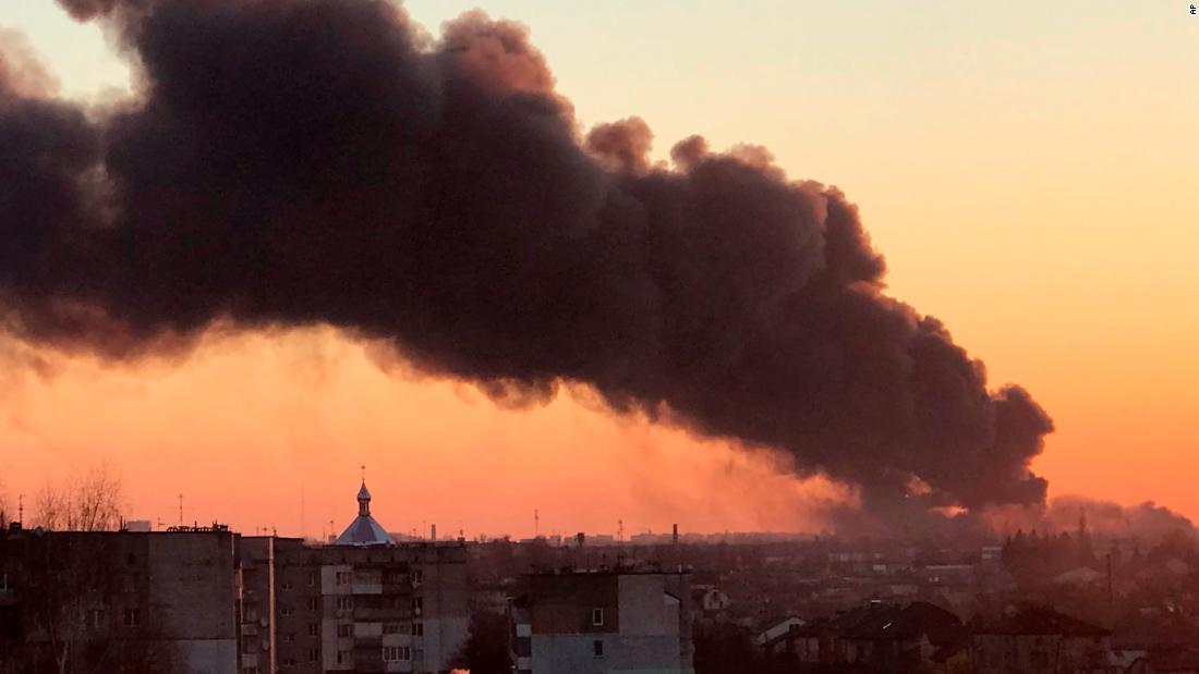 انفجارات تهز أحياء عدة في أوكرانيا