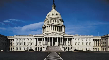 الكونغرس يخوض حربًا بسبب التمويل