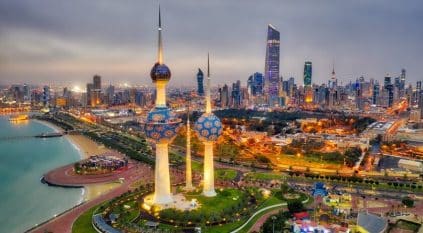 الكويت تخرج من الجمود السياسي قريبًا