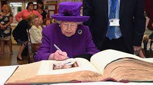 رسالة سرية كتبتها الملكة إليزابيث عام 1986.. لن تُقرأ إلا بعد 63 عامًا