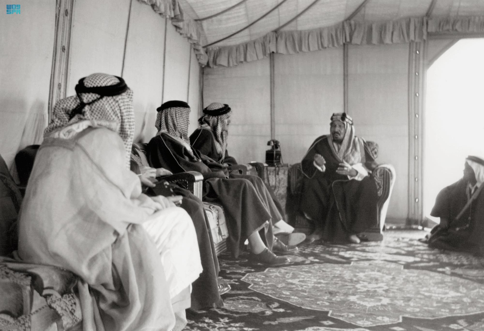 كاريزما الملك عبدالعزيز ساعدت في جهود التوحيد