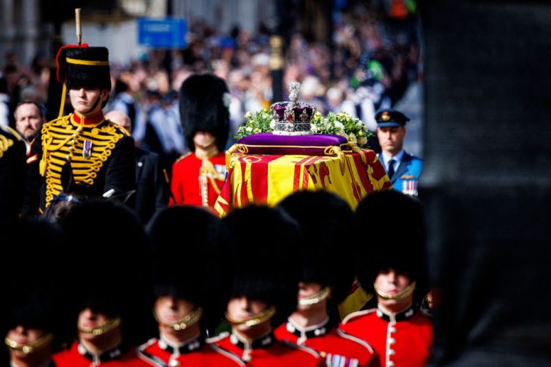 كيف تشاهد جنازة الملكة إليزابيث الثانية؟