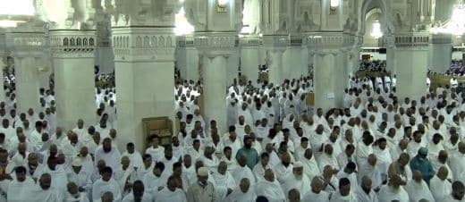 مشاهد روحانية لصلاة الفجر بالحرم المكي