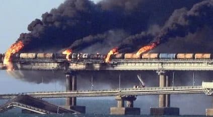 روسيا تحمل أوكرانيا مسؤولية تفجير جسر القرم