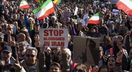 إيران تنتفض في أربعينية مهسا أميني