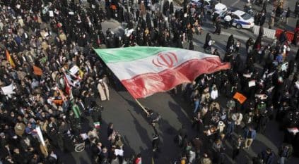 اعتقال وحشي لمحتجة إيرانية