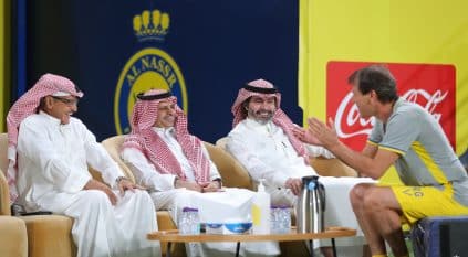 6 أسباب وراء مشاكل النصر واستقالة مسلي آل معمر