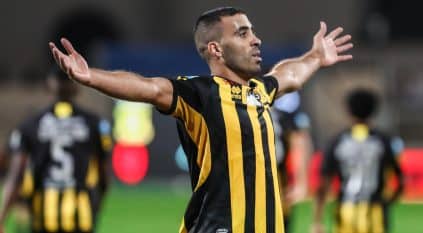 عقوبتان تهدد حمدالله والاتحاد