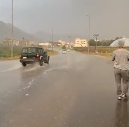 أمطار غزيرة على محافظة بارق