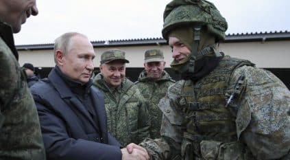 روسيا تحشد 300 ألف جندي