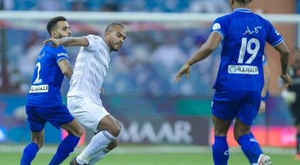 الطائي والهلال يتألقان دفاعيًا