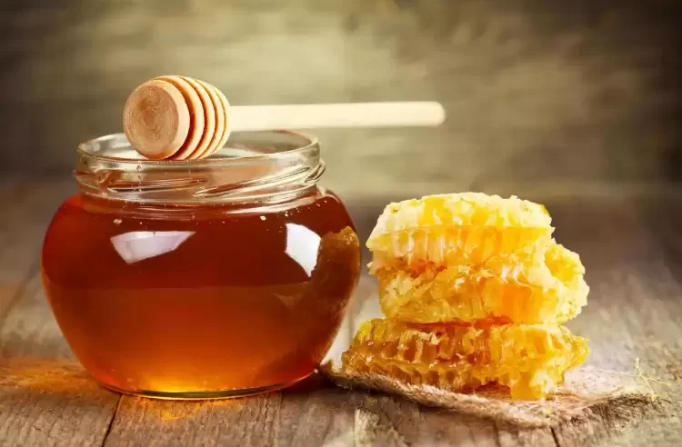 حقيقة تحول العسل إلى سام بعد التسخين