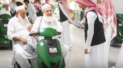 30 عربة كهربائية لكبار السن في المسجد الحرام
