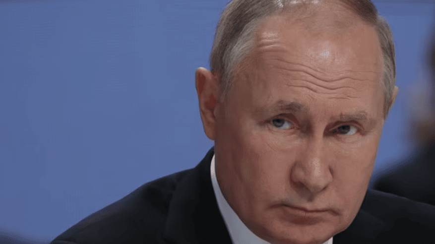 رد فعل بوتين بعد رفض سيدة شيشانية معانقته