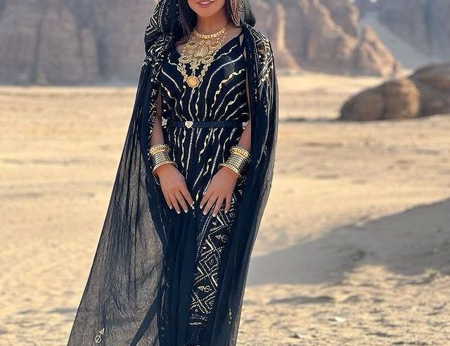 جومانا مراد تخطف الأنظار بجلسة تصوير في العلا