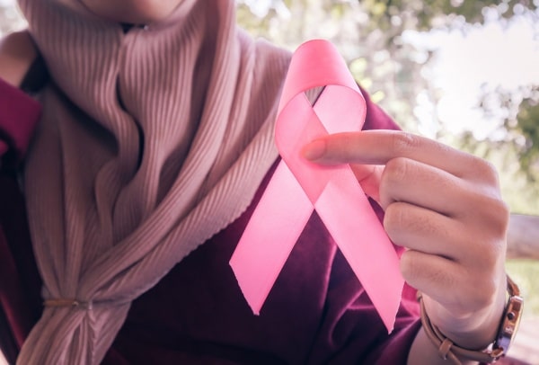أكتوبر الوردي شهر التوعية من سرطان الثدي