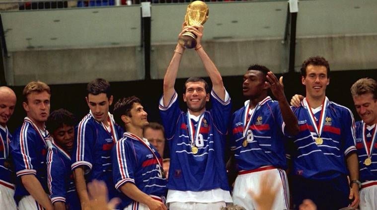 فرنسا تتوج بكأس العالم 1998