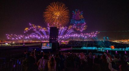 لحظة انطلاق الألعاب النارية في افتتاح موسم الرياض