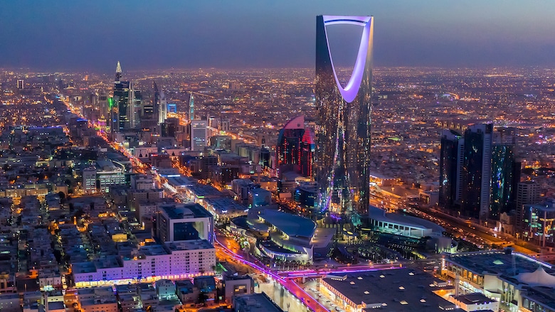 فرص استثمارية واعدة أمام السعوديين بعد خروج المخالفين من السوق