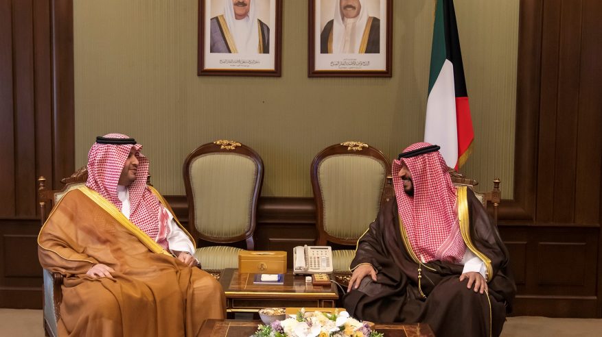 وزير الداخلية الكويتي يستقبل الأمير تركي بن محمد