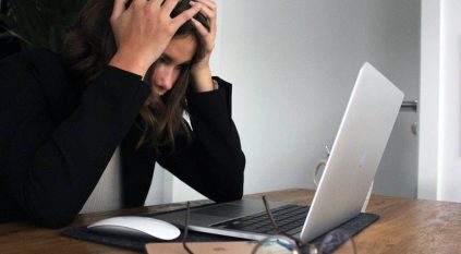 المرأة العاملة أكثر عُرضة للاضطرابات النفسية