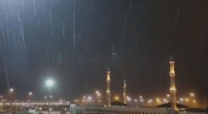أمطار غزيرة على مكة المكرمة حتى الـ 6 مساءً