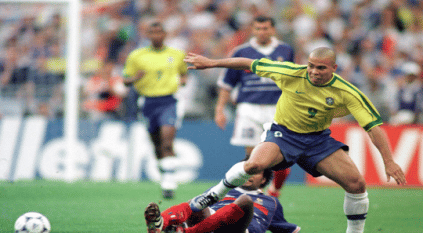 أزمة الظاهرة رونالدو أمام فرنسا بنهائي مونديال 1998