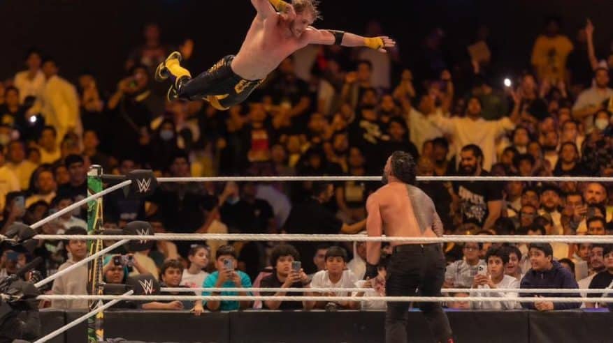 رومان رينز يحافظ على لقب WWE