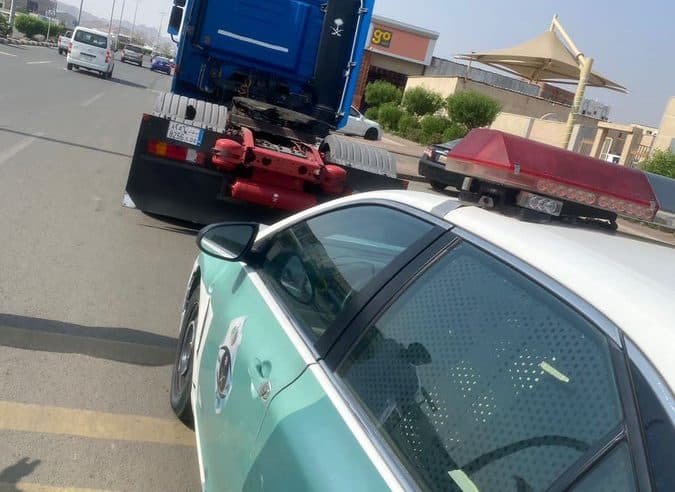 ضبط قائد شاحنة راوغ المركبات في مكة المكرمة